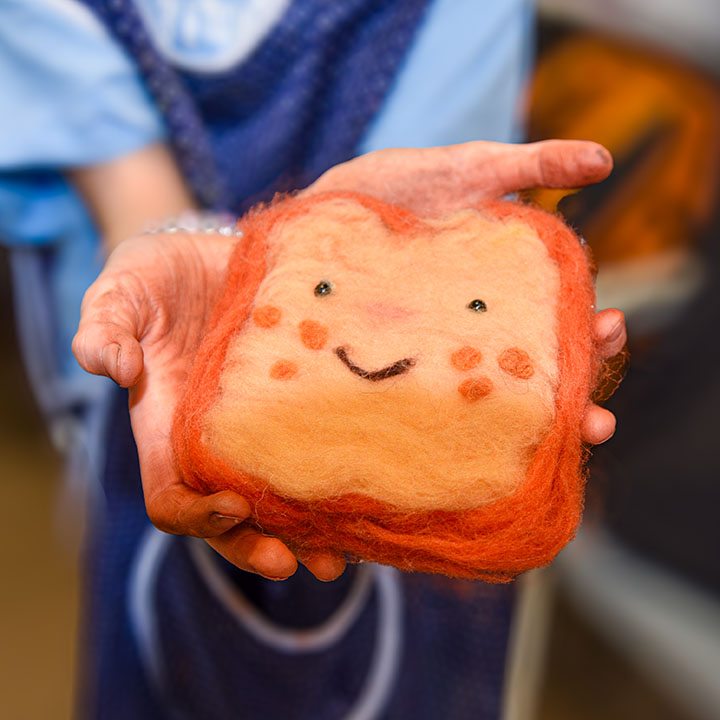 Plakat 2 Warsztaty z filcowania na sucho w Wakacje 2026